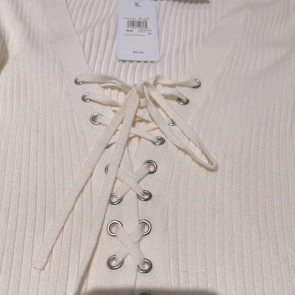 GUESS brand NEW. Medium. Long sleeve lace front sweater. Cream - Picture 1 of 6